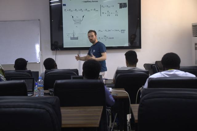 A lecture in front of the participants